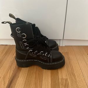 DR MARTENS LIMITED EDITION